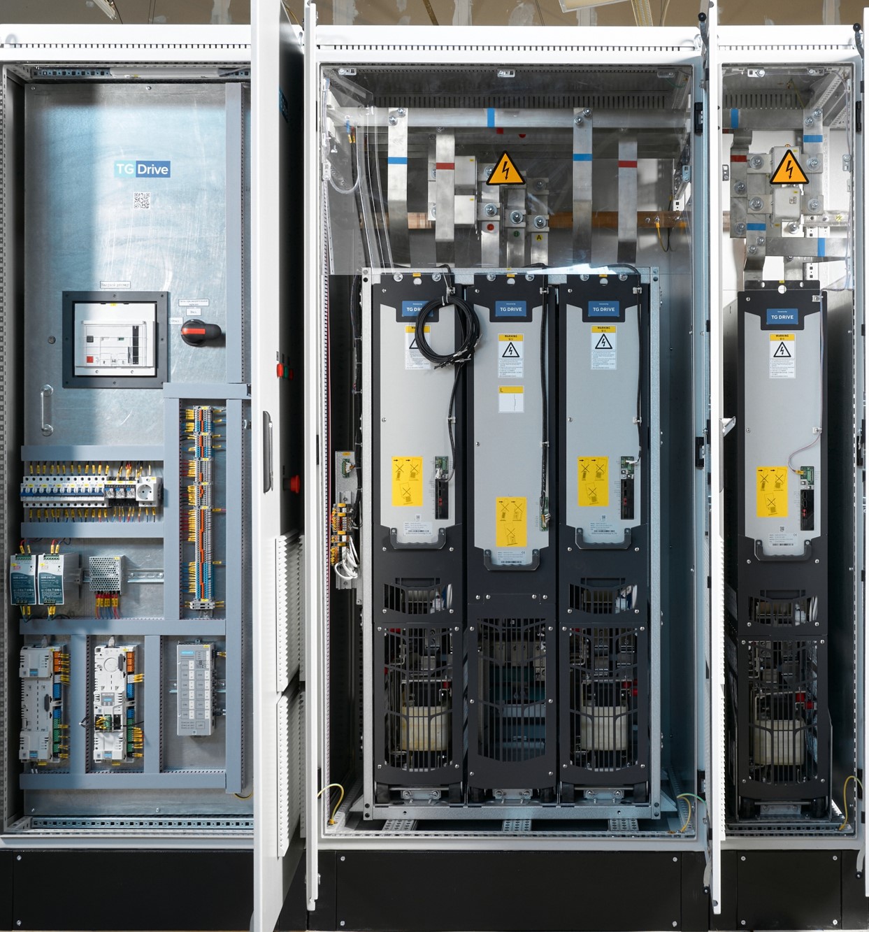 Резервирование двух выпрямителей и двух инверторов электропривода ножниц поперечной резки